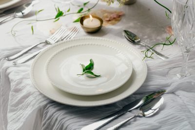 white-dinner-setting